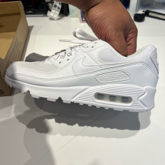Nike Air Max 90 Triple White Size W 8.5 - Picture 3 of 5